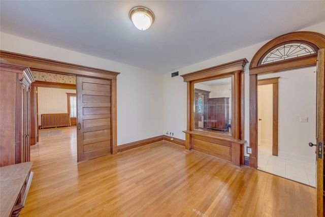 429 1st Avenue W, Newton, IA 50208