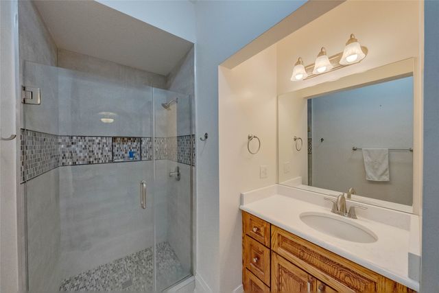 429 1st Avenue W, Newton, IA 50208