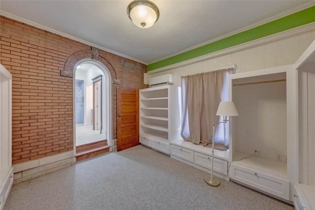 429 1st Avenue W, Newton, IA 50208