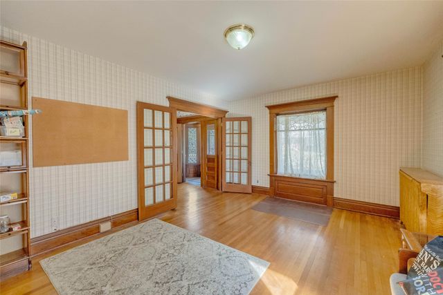 429 1st Avenue W, Newton, IA 50208