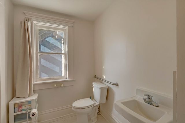 429 1st Avenue W, Newton, IA 50208