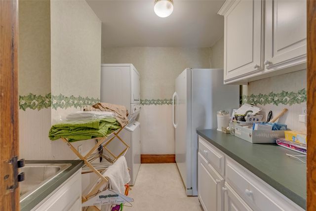 429 1st Avenue W, Newton, IA 50208