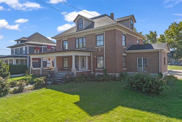 429 1st Avenue W, Newton, IA 50208