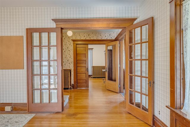 429 1st Avenue W, Newton, IA 50208