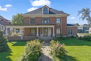 429 1st Avenue W, Newton, IA 50208