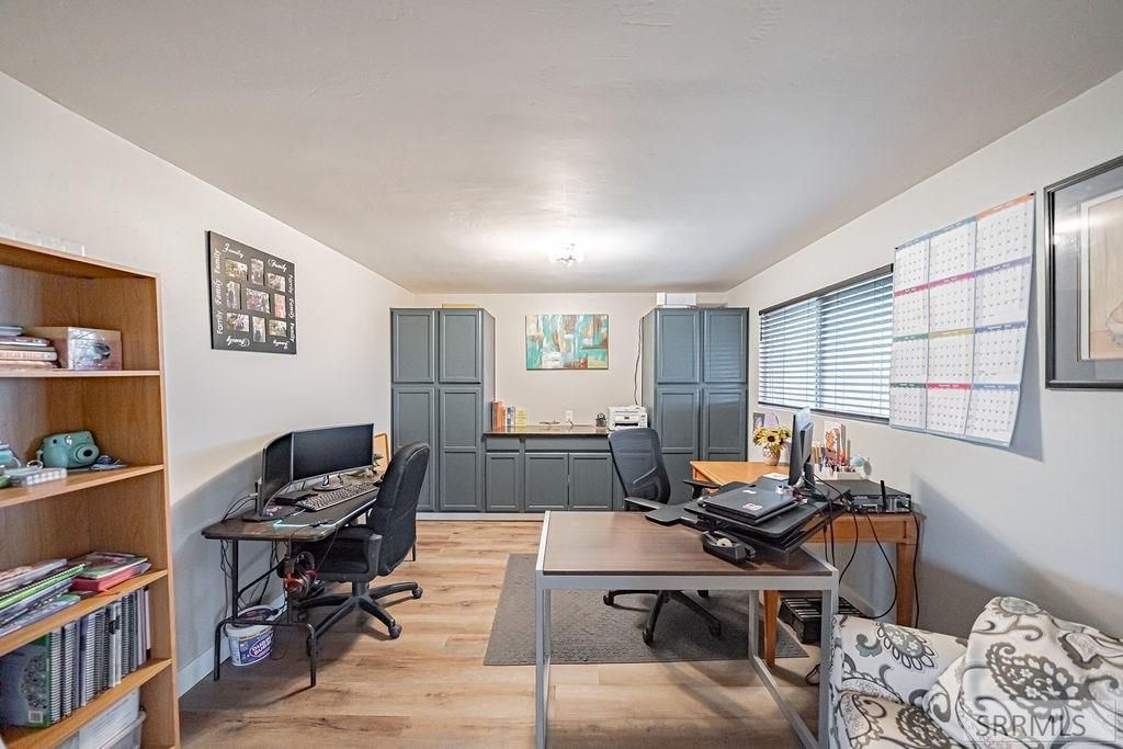 Image 16 of property listing at 5566 W 49th N, Idaho Falls, ID 83402