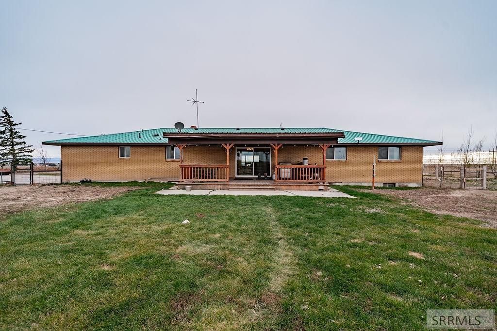 Image 3 of property listing at 5566 W 49th N, Idaho Falls, ID 83402