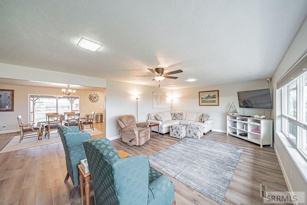 Image 8 of property listing at 5566 W 49th N, Idaho Falls, ID 83402