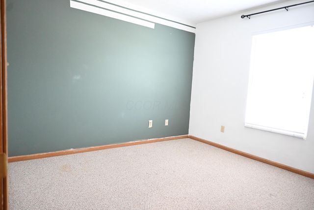 917 Annagladys Drive, Y2, Worthington, OH 43085