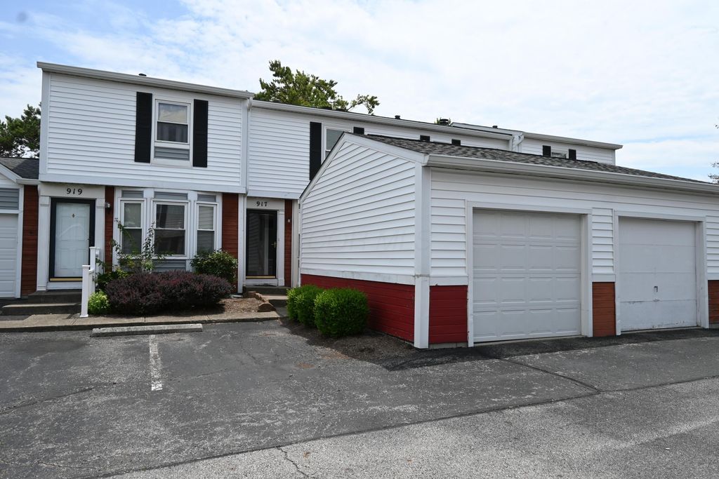 917 Annagladys Drive, Y2, Worthington, OH 43085