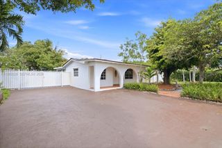 1271 W 83rd St, Hialeah, FL 33014