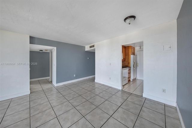 2350 NE 135th Street 811, North Miami, FL 33181