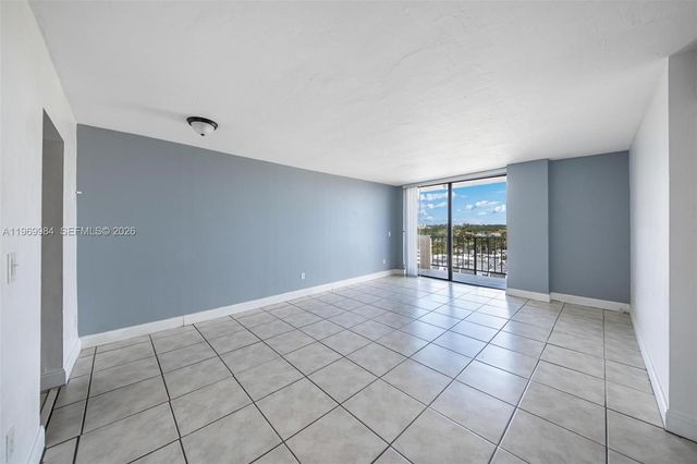 2350 NE 135th Street 811, North Miami, FL 33181