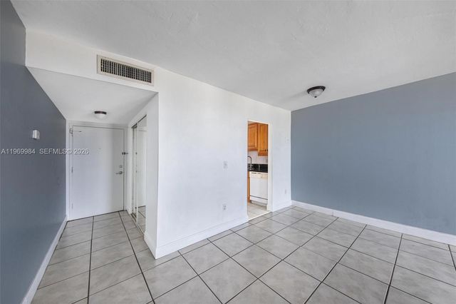 2350 NE 135th Street 811, North Miami, FL 33181
