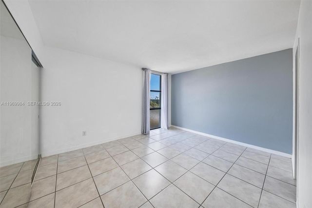 2350 NE 135th Street 811, North Miami, FL 33181
