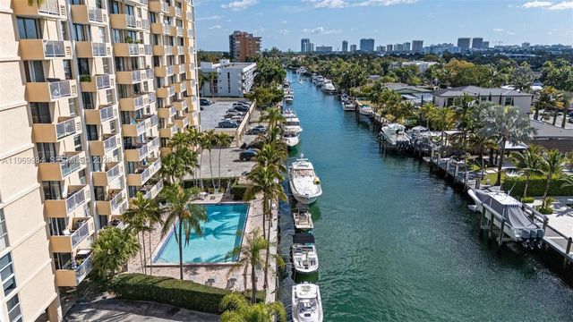 2350 NE 135th Street 811, North Miami, FL 33181