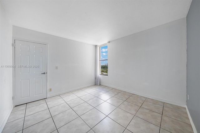 2350 NE 135th Street 811, North Miami, FL 33181