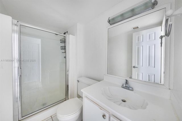 2350 NE 135th Street 811, North Miami, FL 33181