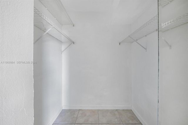 2350 NE 135th Street 811, North Miami, FL 33181
