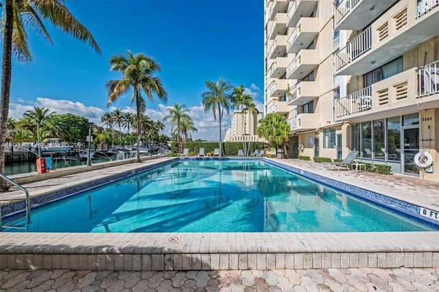 2350 NE 135th Street 811, North Miami, FL 33181