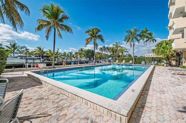 2350 NE 135th Street 811, North Miami, FL 33181
