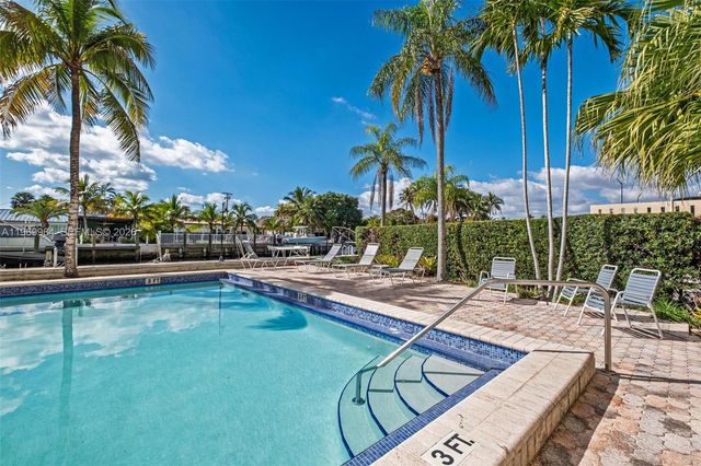 2350 NE 135th Street 811, North Miami, FL 33181