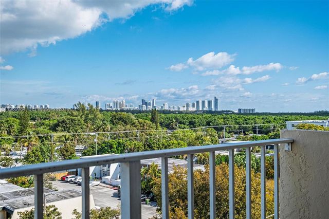 2350 NE 135th Street 811, North Miami, FL 33181