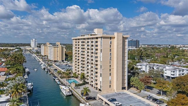 2350 NE 135th Street 811, North Miami, FL 33181