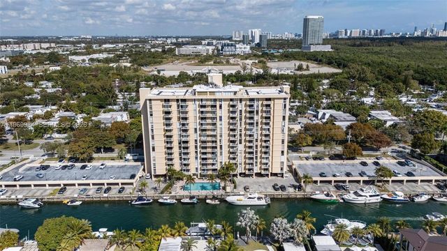 2350 NE 135th Street 811, North Miami, FL 33181