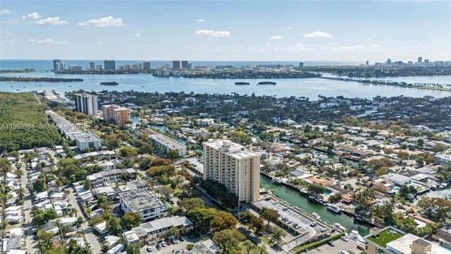 2350 NE 135th Street 811, North Miami, FL 33181