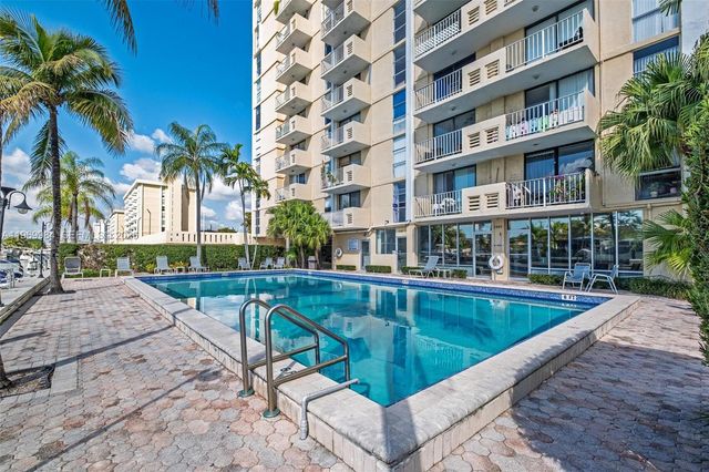 2350 NE 135th Street 811, North Miami, FL 33181