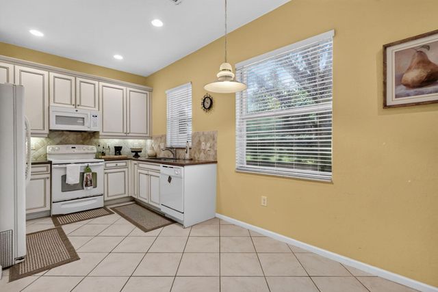 7890 JEWELWOOD Drive, Boynton Beach, FL 33437