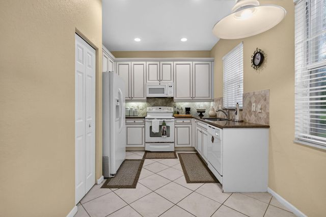 7890 JEWELWOOD Drive, Boynton Beach, FL 33437