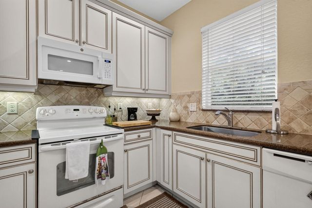7890 JEWELWOOD Drive, Boynton Beach, FL 33437