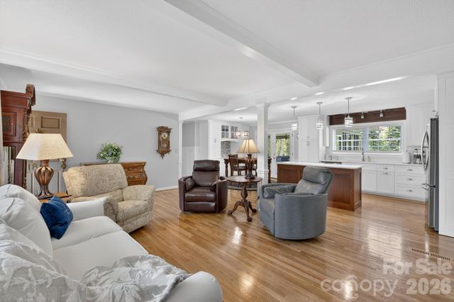 1818 Hickory Boulevard SW, Lenoir, NC 28645