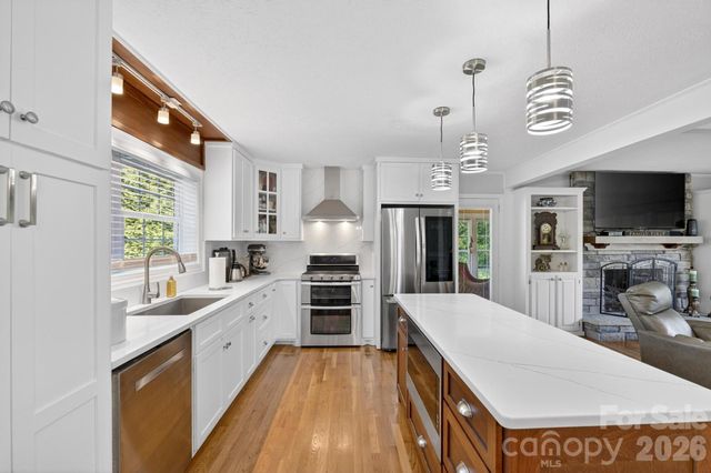 1818 Hickory Boulevard SW, Lenoir, NC 28645