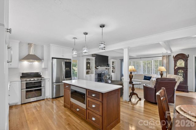 1818 Hickory Boulevard SW, Lenoir, NC 28645