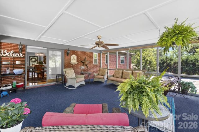 1818 Hickory Boulevard SW, Lenoir, NC 28645