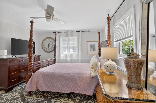 1818 Hickory Boulevard SW, Lenoir, NC 28645