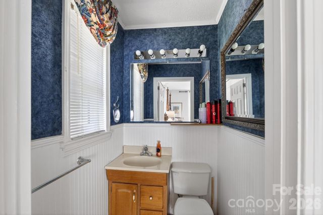 1818 Hickory Boulevard SW, Lenoir, NC 28645