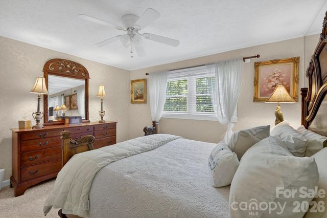 1818 Hickory Boulevard SW, Lenoir, NC 28645