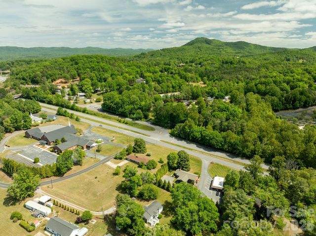1818 Hickory Boulevard SW, Lenoir, NC 28645
