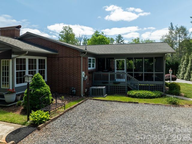 1818 Hickory Boulevard SW, Lenoir, NC 28645