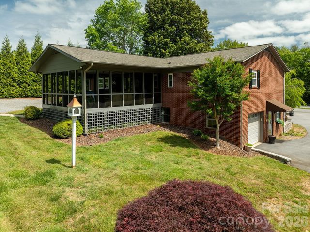 1818 Hickory Boulevard SW, Lenoir, NC 28645