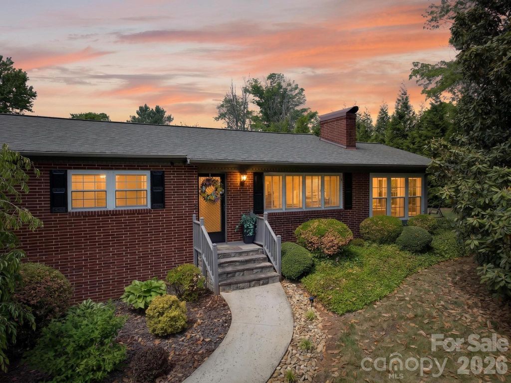 1818 Hickory Boulevard SW, Lenoir, NC 28645