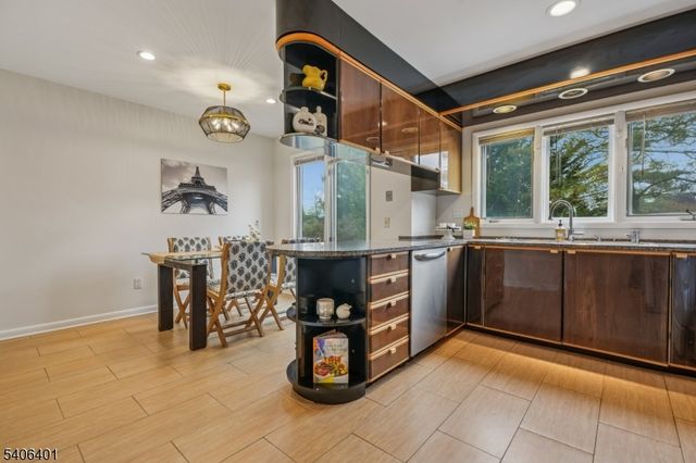 22 Moran Rd, West Orange Twp., NJ 07052