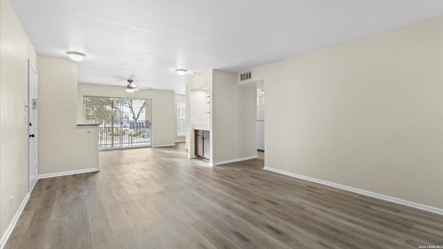 8702 Village Dr Apt 1300, San Antonio, TX 78217