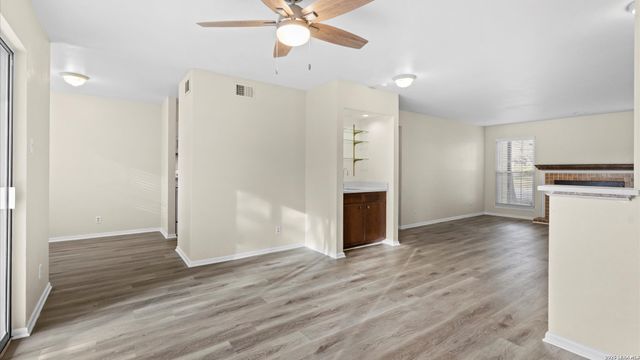 8702 Village Dr Apt 1300, San Antonio, TX 78217