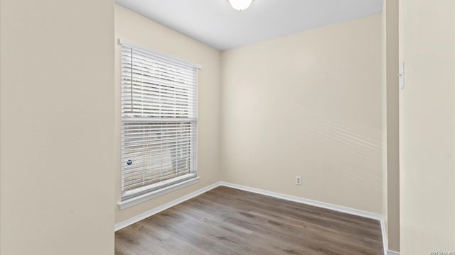 8702 Village Dr Apt 1300, San Antonio, TX 78217