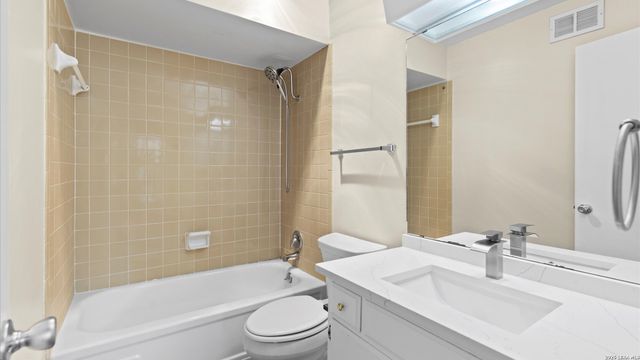 8702 Village Dr Apt 1300, San Antonio, TX 78217